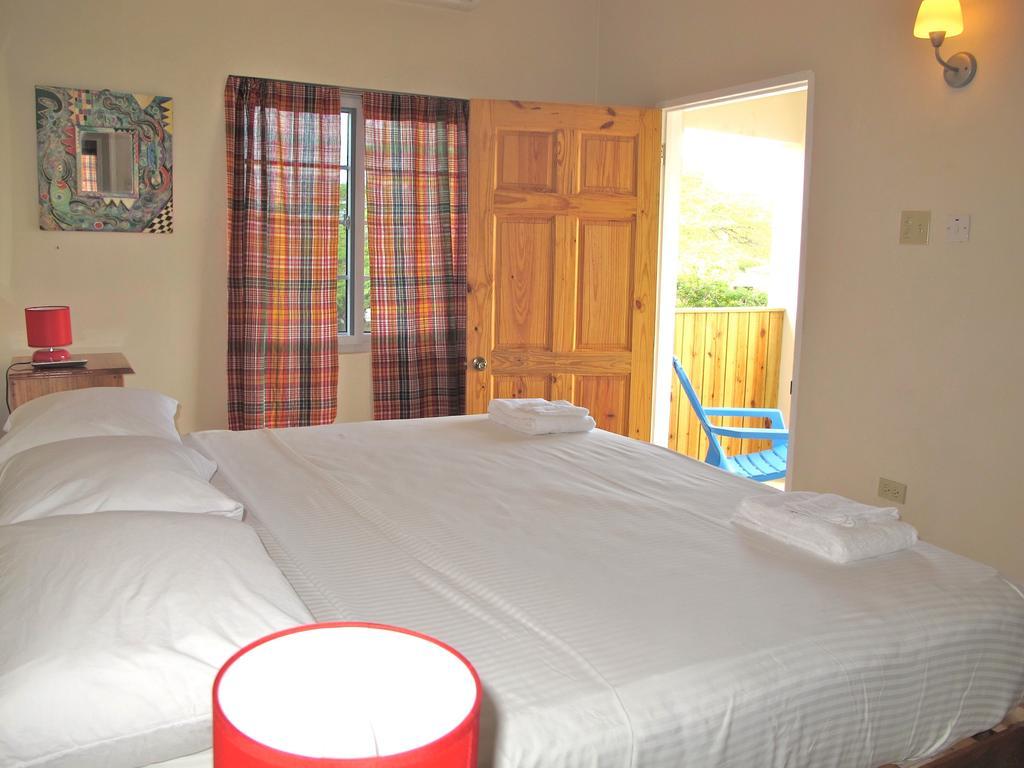 Just Next Door Hostel Treasure Beach Cameră foto