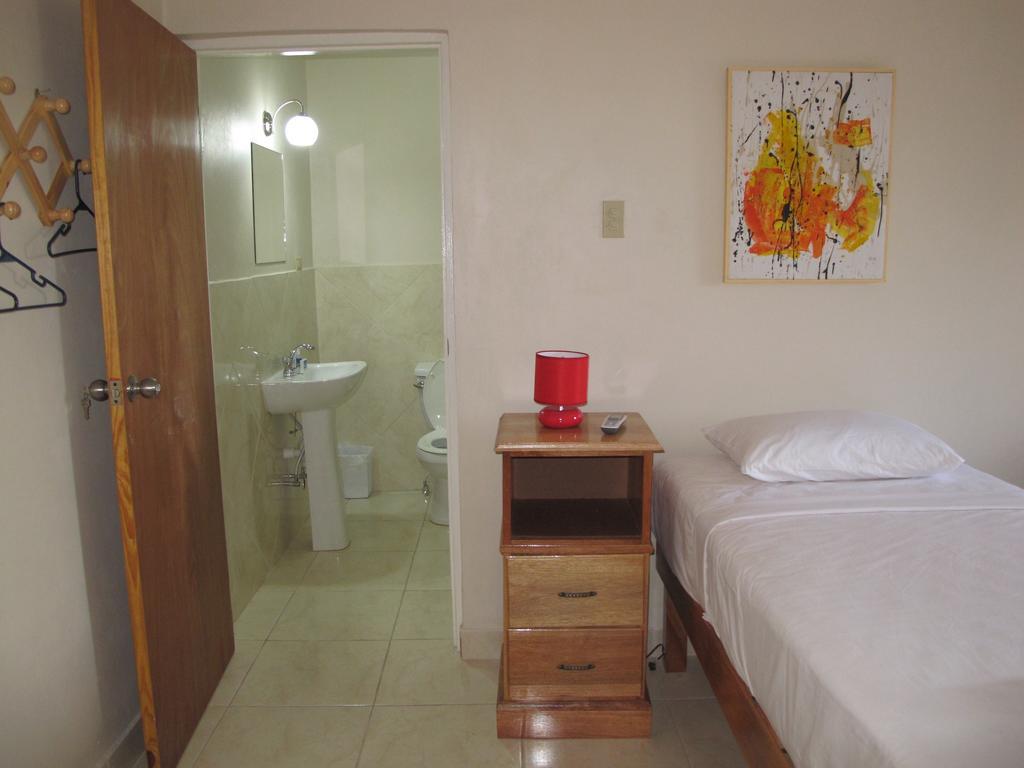 Just Next Door Hostel Treasure Beach Cameră foto